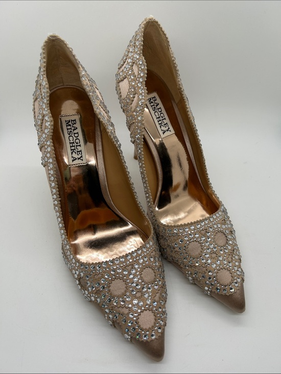 Badgley Mischka Shoes - Badgley Mischka Rouge Nude Crystal Pointed-Toe Stiletto Heels Shoes **Sz 7.5**🔥🔥